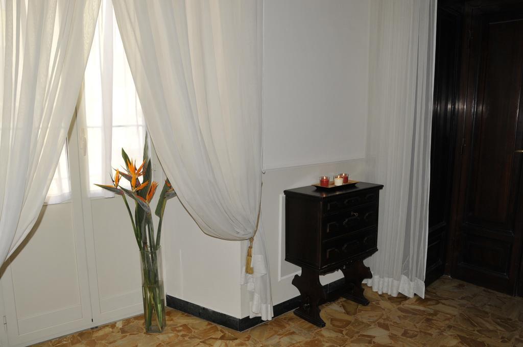 Alibrandi Palace Civitavecchia Bilik gambar