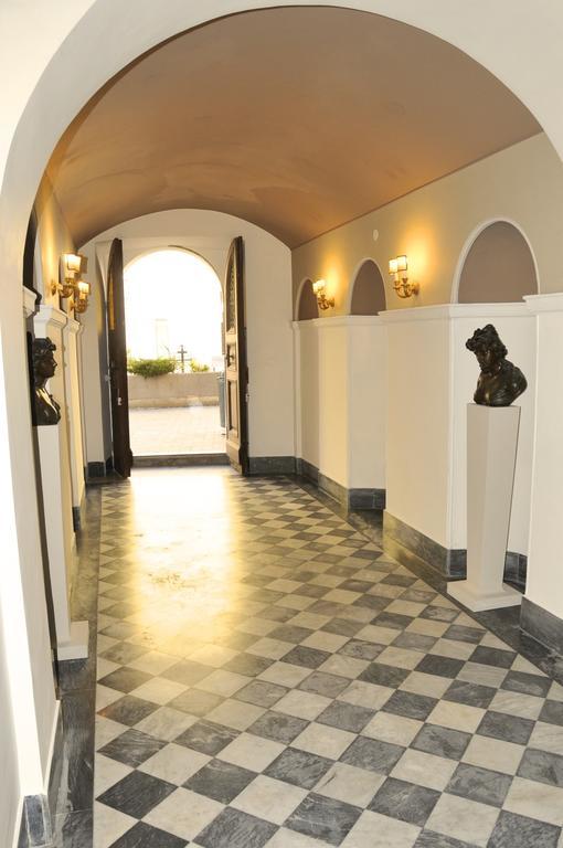 Alibrandi Palace Civitavecchia Luaran gambar