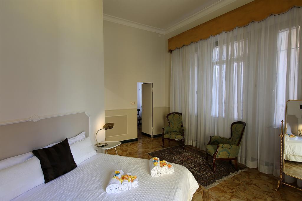 Alibrandi Palace Civitavecchia Luaran gambar