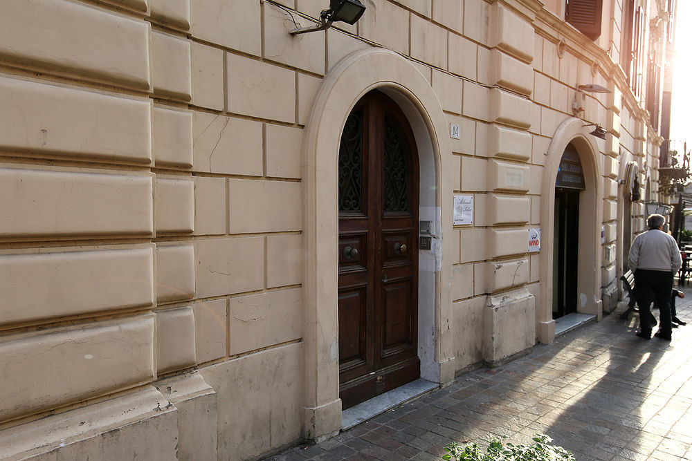 Alibrandi Palace Civitavecchia Luaran gambar