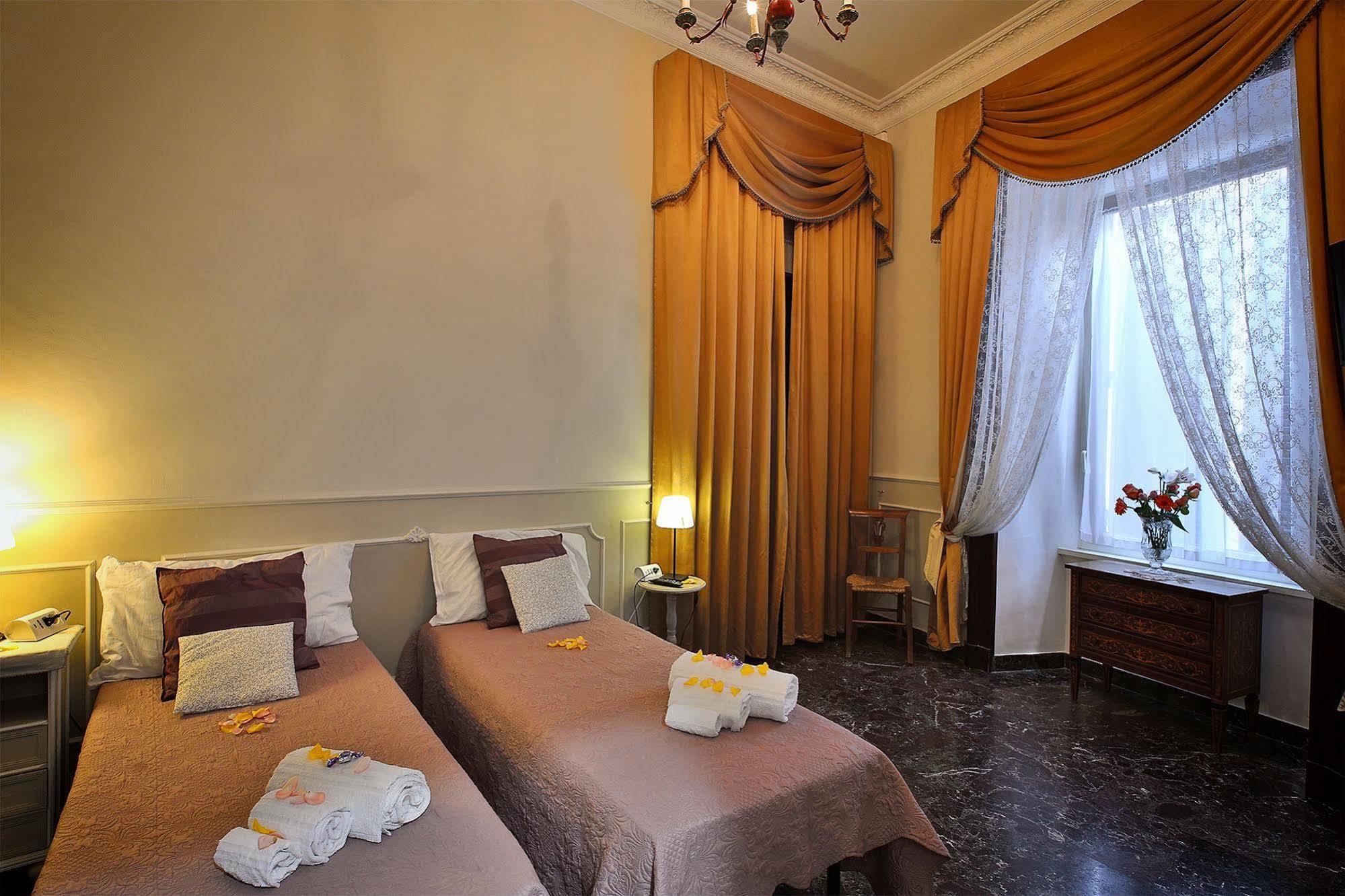 Alibrandi Palace Civitavecchia Luaran gambar