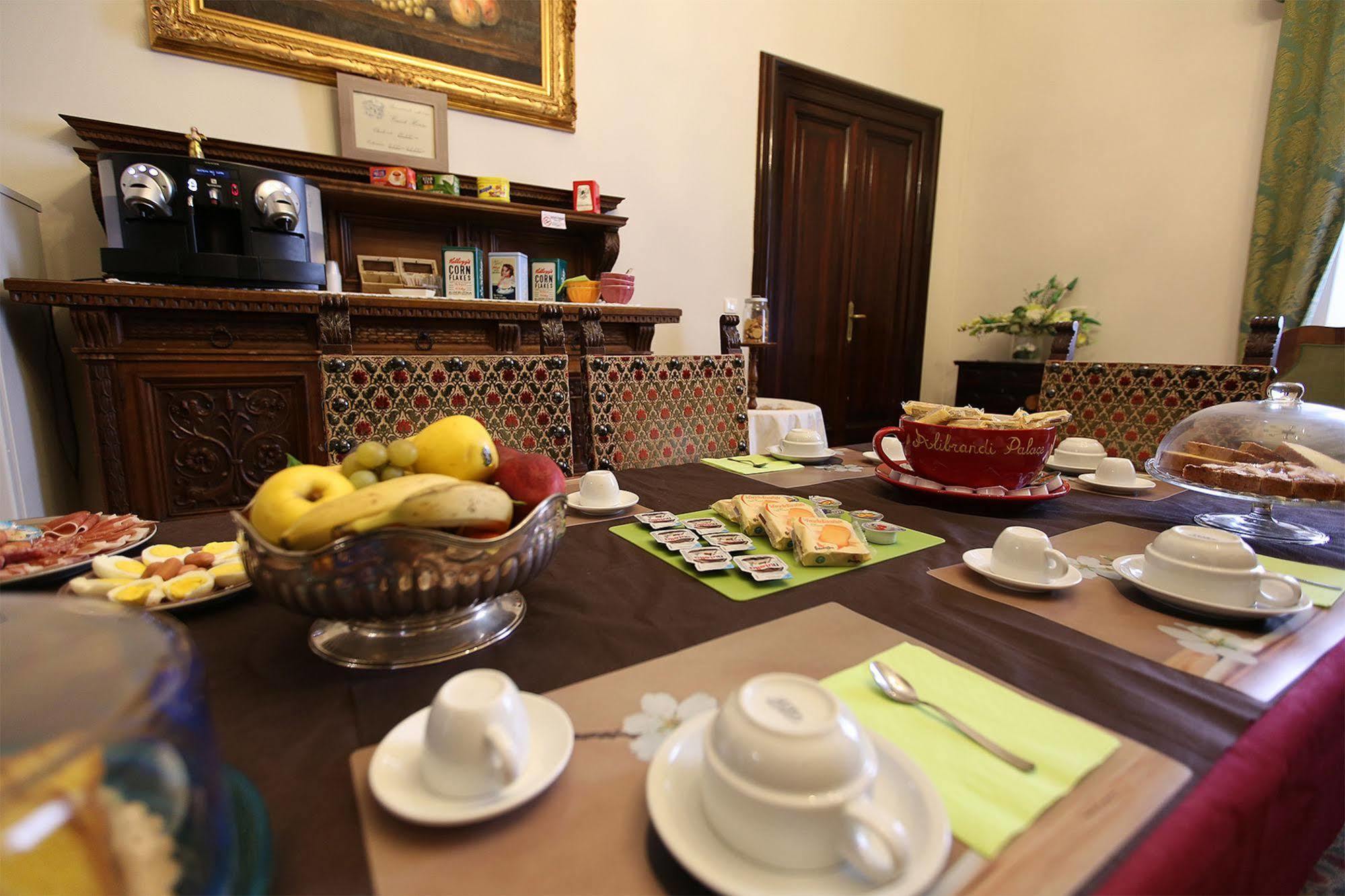Alibrandi Palace Civitavecchia Luaran gambar